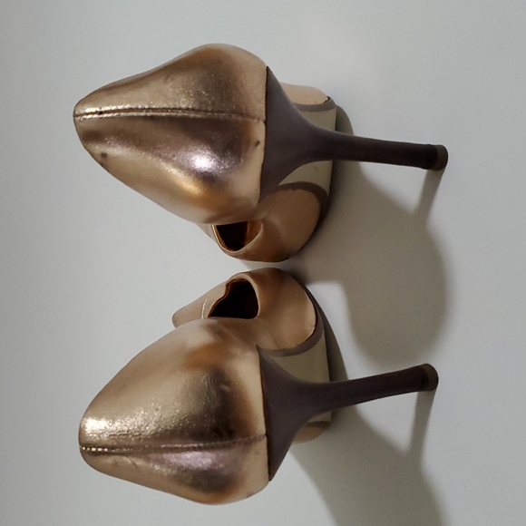 GUESS Rose Gold Pumps - Picture 6 of 6